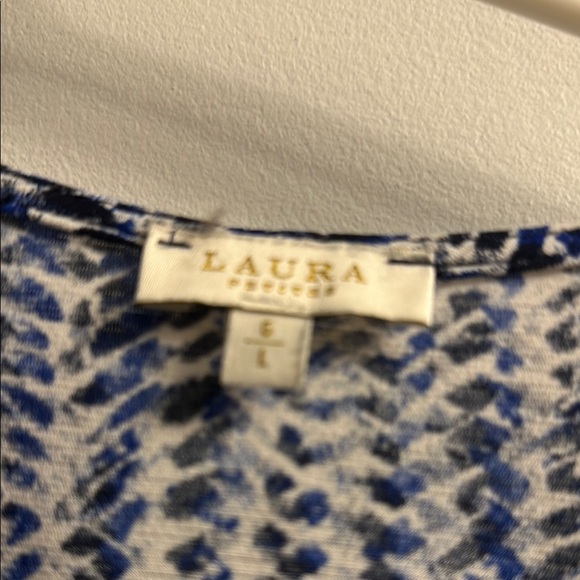 Blue and White Relaxed  Blouse - Picture 3 of 4